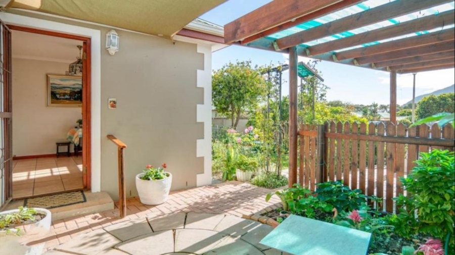 3 Bedroom Property for Sale in Milkwood Park Western Cape